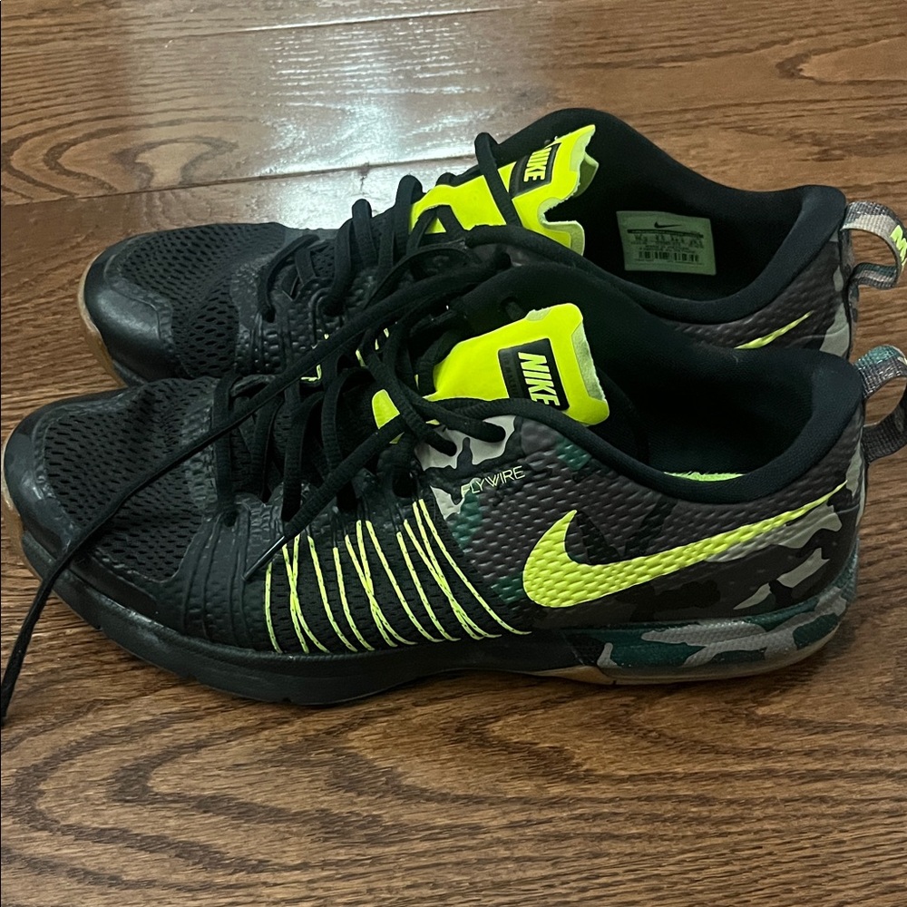 Nike mens Black and Neon Green Camp Sneakers 10.5